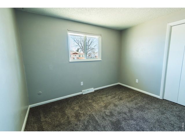 1013 Jennifer Dr, Loveland, CO 80537