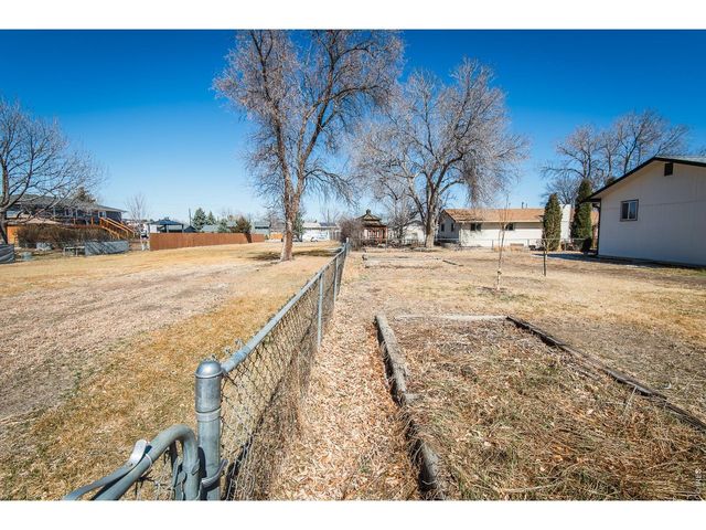 1013 Jennifer Dr, Loveland, CO 80537