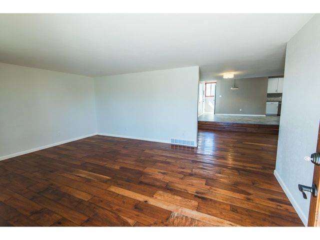 1013 Jennifer Dr, Loveland, CO 80537