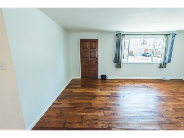 1013 Jennifer Dr, Loveland, CO 80537