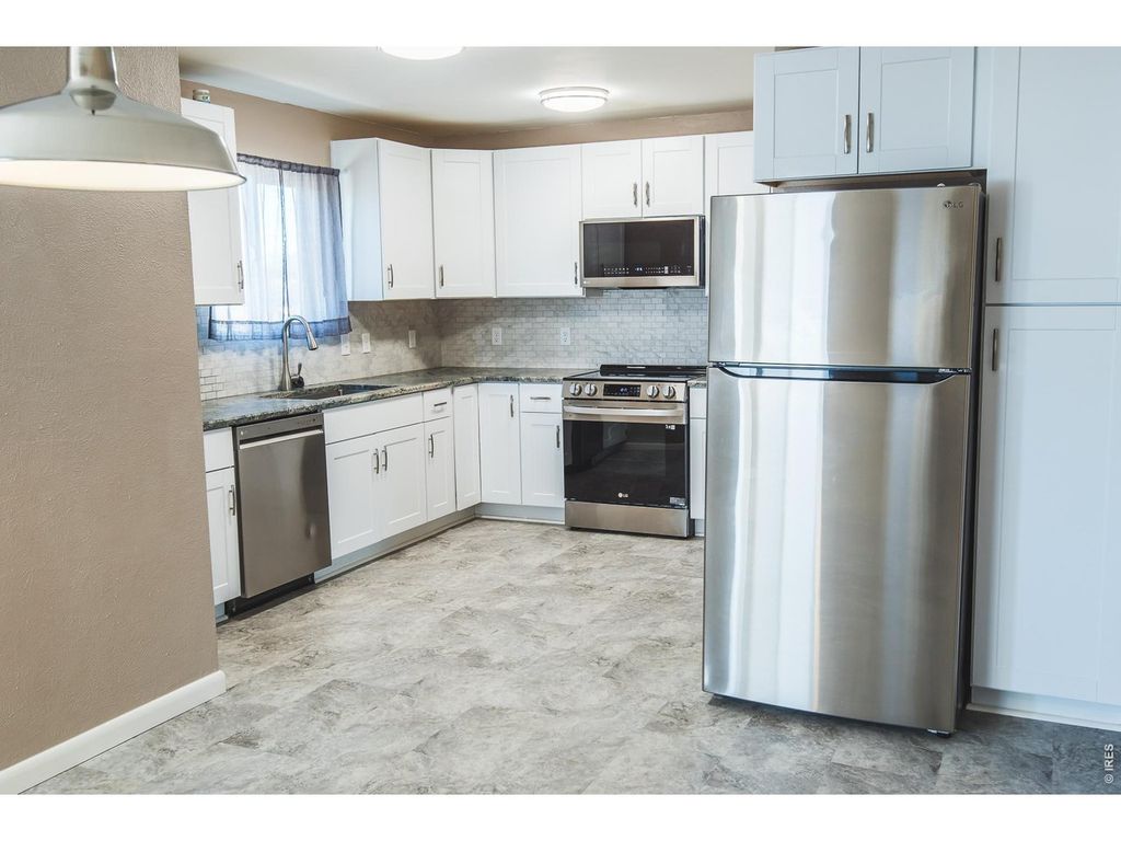 1013 Jennifer Dr, Loveland, CO 80537