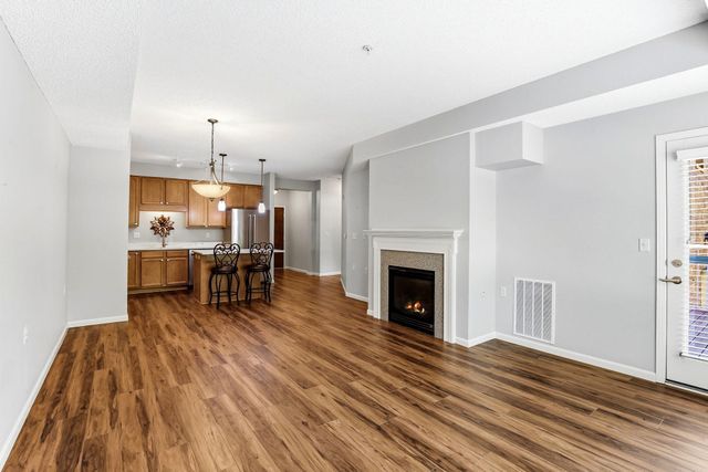 3800 85th Avenue N 117, Brooklyn Park, MN 55443