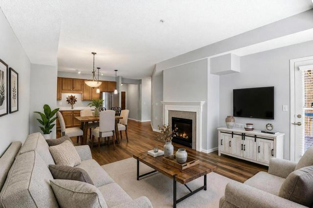3800 85th Avenue N 117, Brooklyn Park, MN 55443