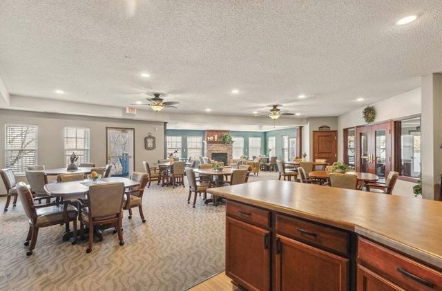 3800 85th Avenue N 117, Brooklyn Park, MN 55443