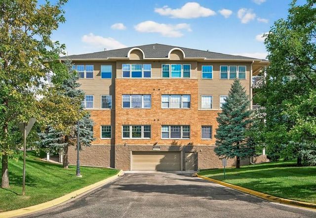 3800 85th Avenue N 117, Brooklyn Park, MN 55443