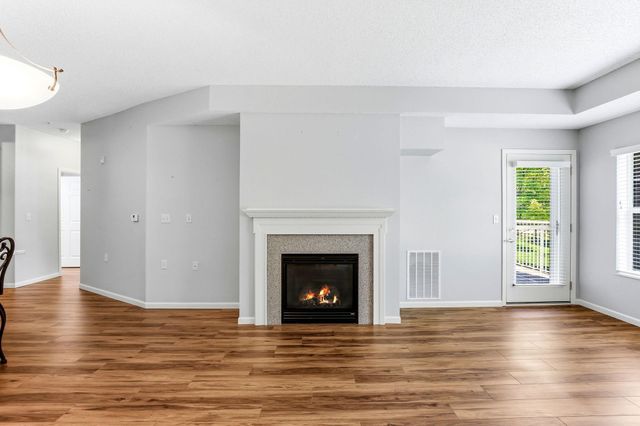 3800 85th Avenue N 117, Brooklyn Park, MN 55443