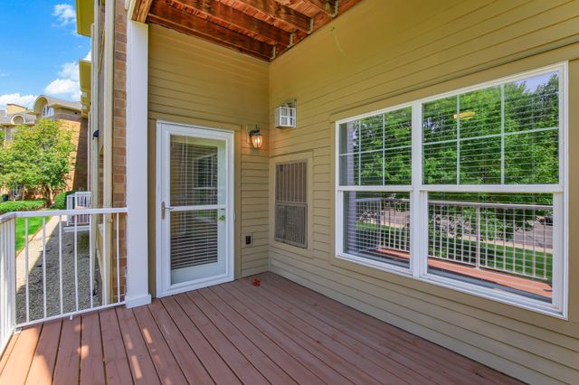 3800 85th Avenue N 117, Brooklyn Park, MN 55443