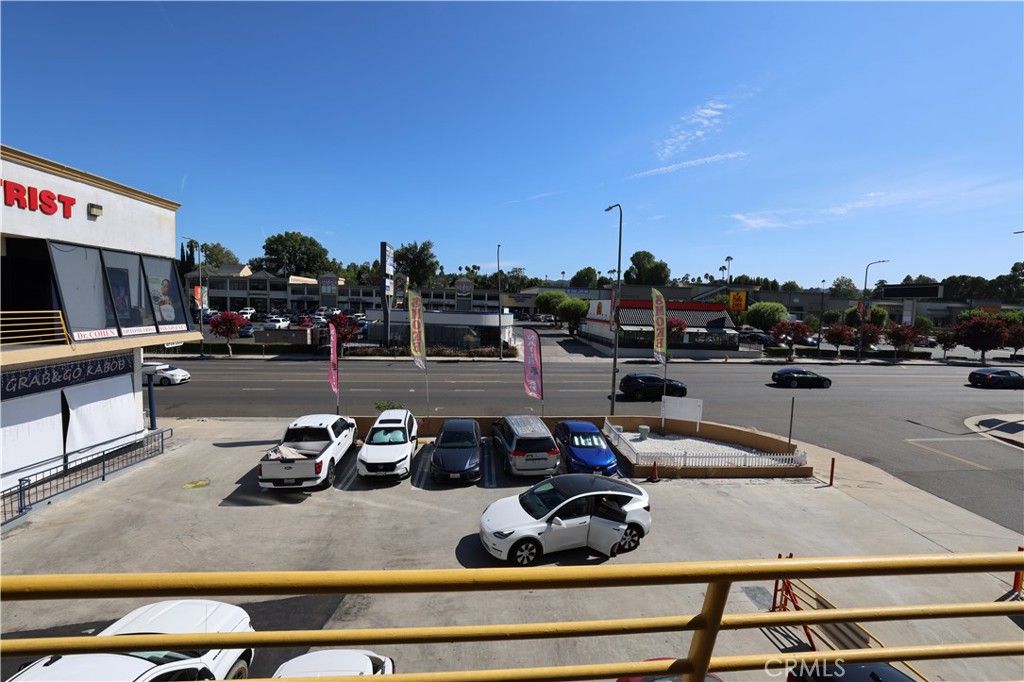 19737 Ventura Boulevard 204, Woodland Hills, CA 91364 — exterior