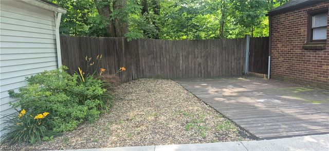 10077 Valleyview Drive, Columbia Station, OH 44028