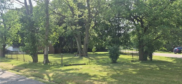 10077 Valleyview Drive, Columbia Station, OH 44028