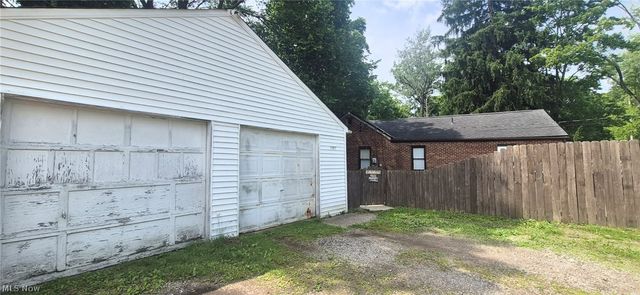 10077 Valleyview Drive, Columbia Station, OH 44028
