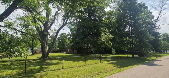 10077 Valleyview Drive, Columbia Station, OH 44028