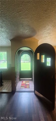 10077 Valleyview Drive, Columbia Station, OH 44028