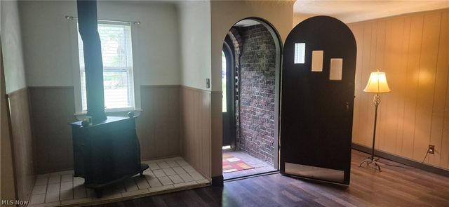 10077 Valleyview Drive, Columbia Station, OH 44028