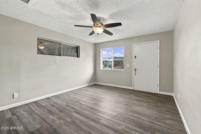 218 W BEAUTIFUL Lane, Phoenix, AZ 85041