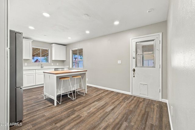 218 W BEAUTIFUL Lane, Phoenix, AZ 85041