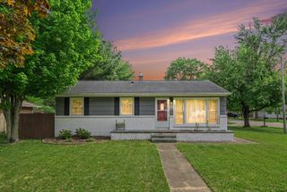319 W North Street, Paw Paw Vllg, MI 49079