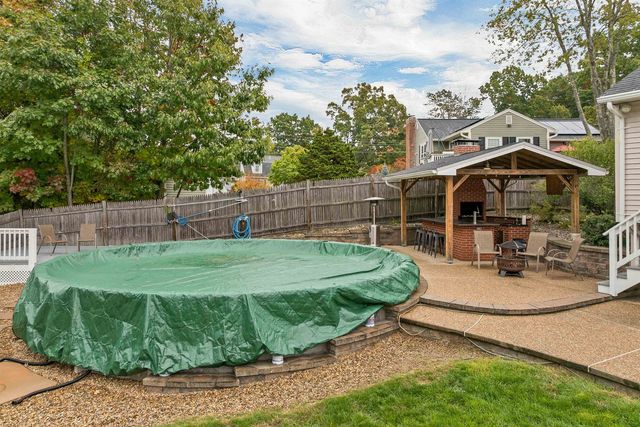 18 E Derry Road, Derry, NH 03038