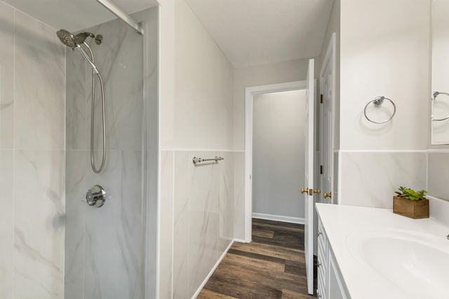 18 E Derry Road, Derry, NH 03038