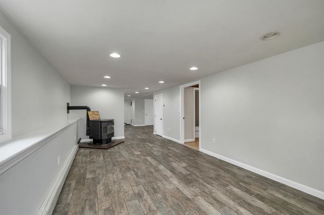 18 E Derry Road, Derry, NH 03038