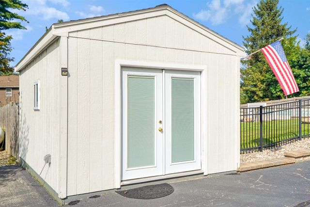 18 E Derry Road, Derry, NH 03038