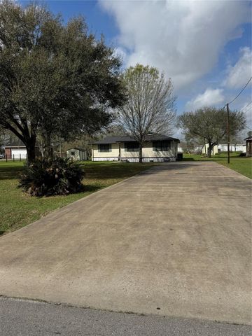 3518 Kansas, Fresno, TX 77545