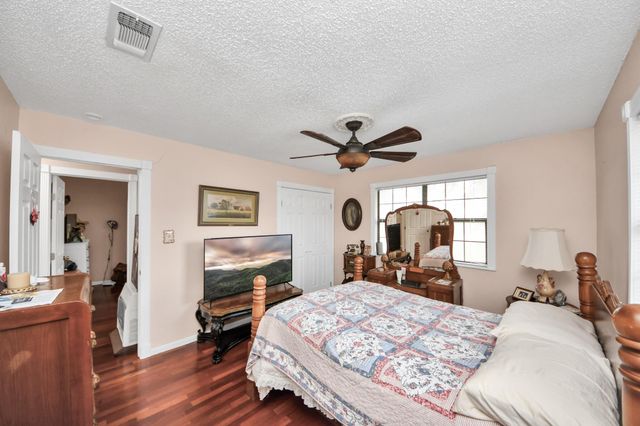 3518 Kansas, Fresno, TX 77545