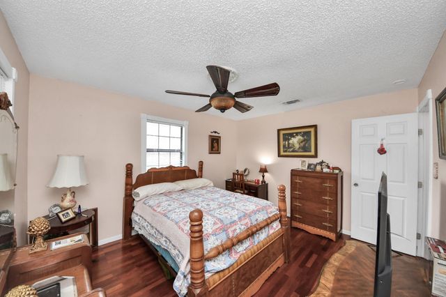 3518 Kansas, Fresno, TX 77545