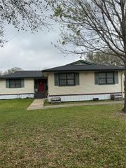 3518 Kansas, Fresno, TX 77545