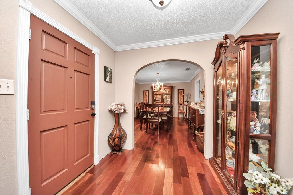 Image 20 of property listing at 3518 Kansas, Fresno, TX 77545