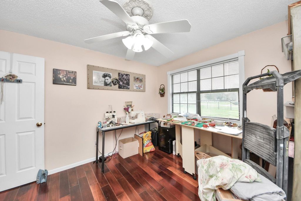 Image 30 of property listing at 3518 Kansas, Fresno, TX 77545