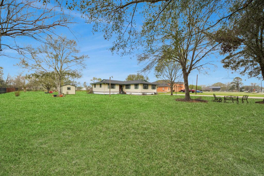 Image 34 of property listing at 3518 Kansas, Fresno, TX 77545