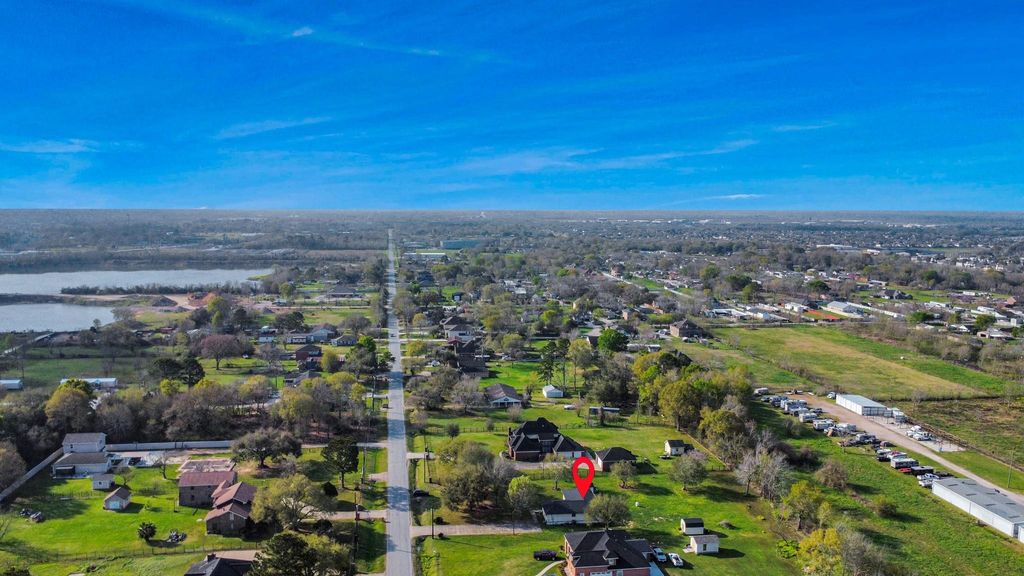 Image 37 of property listing at 3518 Kansas, Fresno, TX 77545