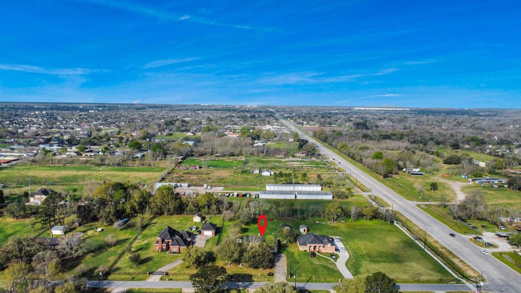 Image 38 of property listing at 3518 Kansas, Fresno, TX 77545