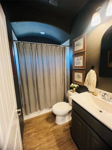 15725 Barton Ridge Drive, Fort Worth, TX 76177