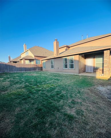 15725 Barton Ridge Drive, Fort Worth, TX 76177