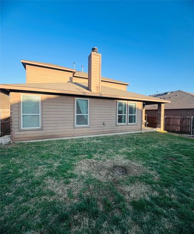 15725 Barton Ridge Drive, Fort Worth, TX 76177