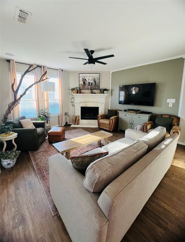 15725 Barton Ridge Drive, Fort Worth, TX 76177