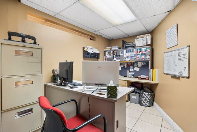 518 W Columbia Dr, Kennewick, WA 99336