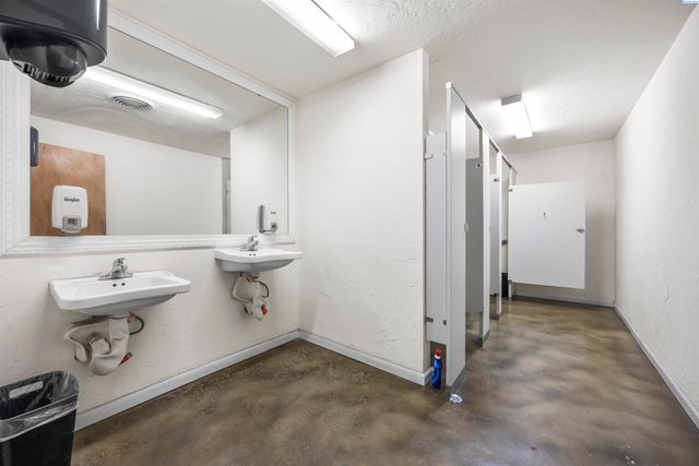 518 W Columbia Dr, Kennewick, WA 99336