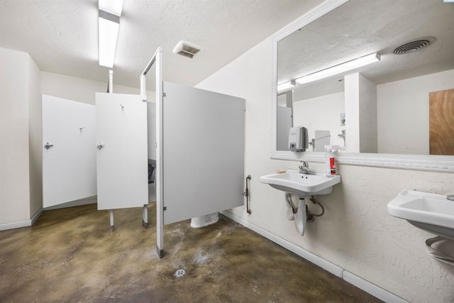 518 W Columbia Dr, Kennewick, WA 99336