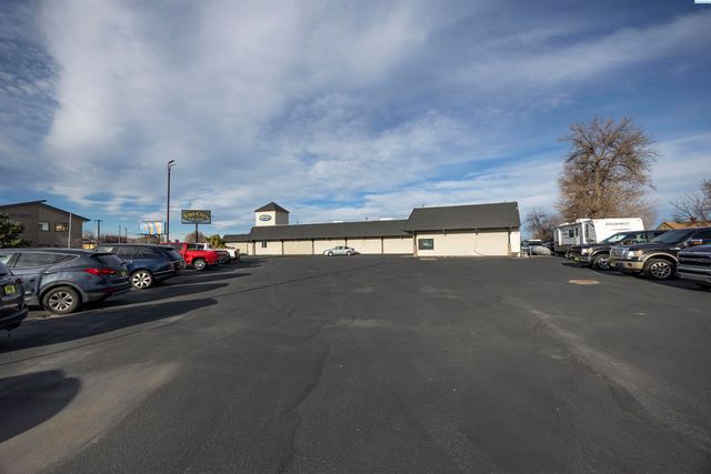 518 W Columbia Dr, Kennewick, WA 99336