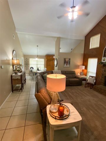 810 Live Oak Avenue, Bay City, TX 77414