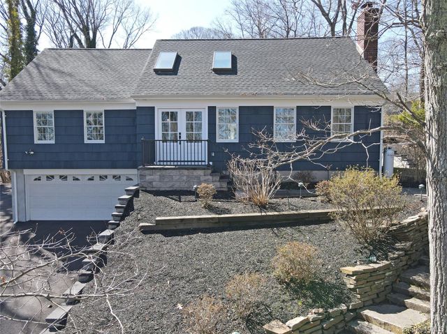 102 Longfellow Lane, Port Jefferson, NY 11777