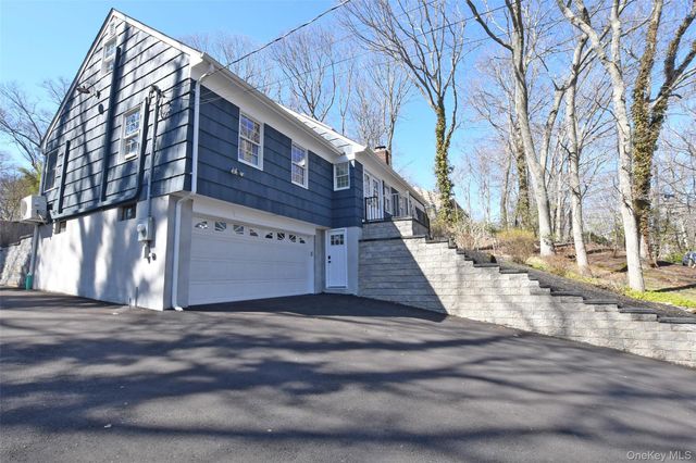 102 Longfellow Lane, Port Jefferson, NY 11777