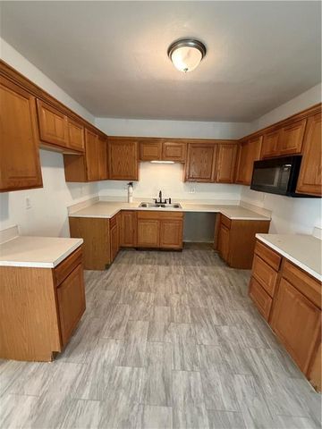 201 S Willis Avenue, Independence, MO 64050