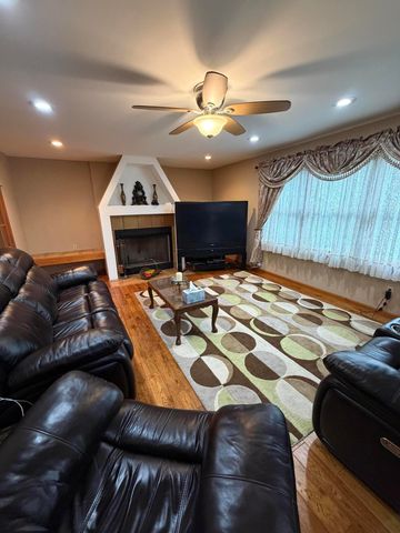 124 Beverly Drive, Chesterton, IN 46304