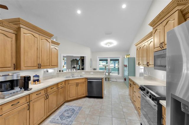 400 CARMAN DRIVE, Leesburg, FL 34748