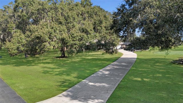 400 CARMAN DRIVE, Leesburg, FL 34748