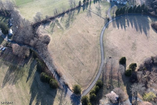 37 Branch Rd, Peapack Gladstone Boro, NJ 07931